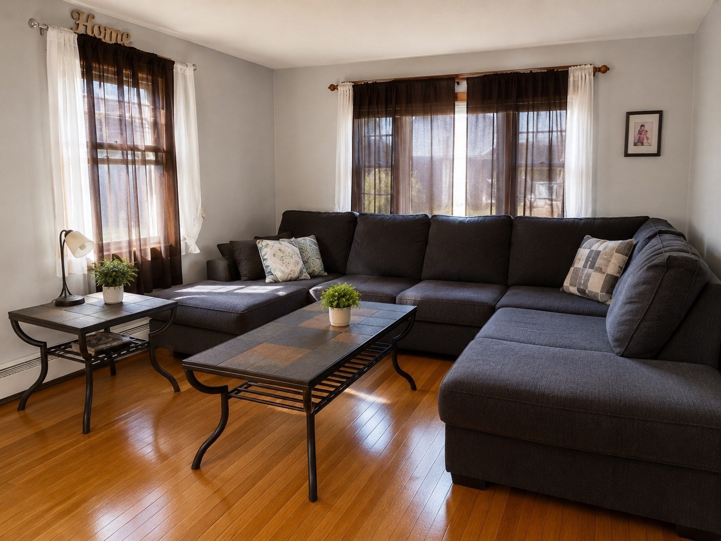 711 Newbury St Property Photo 4