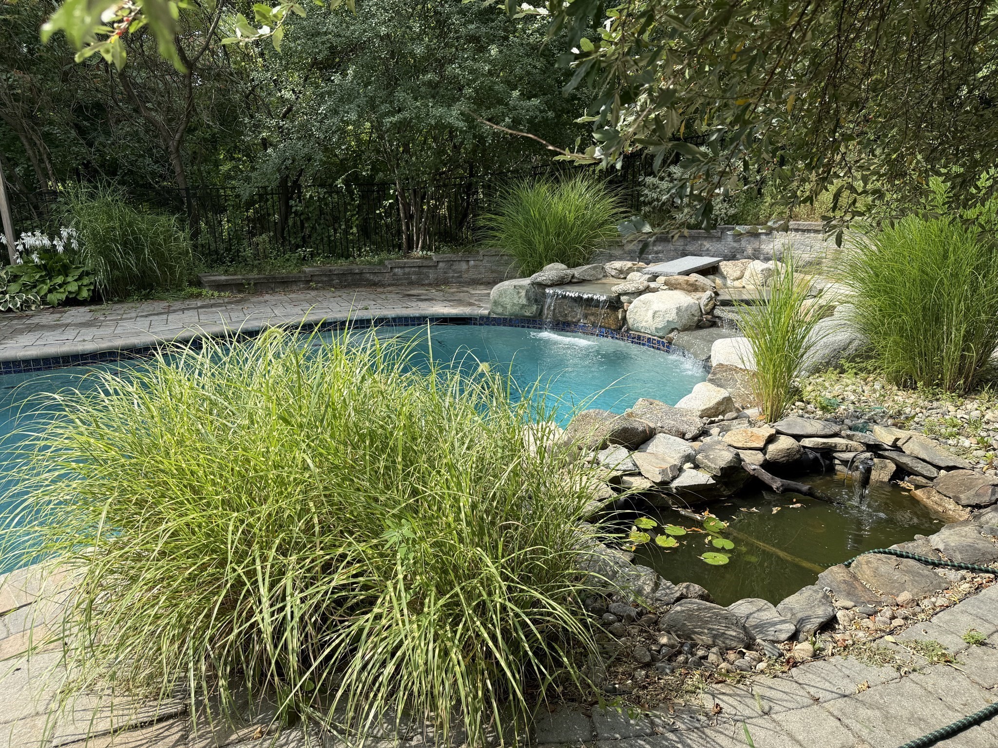 27 Little Pond Rd Property Photo 3