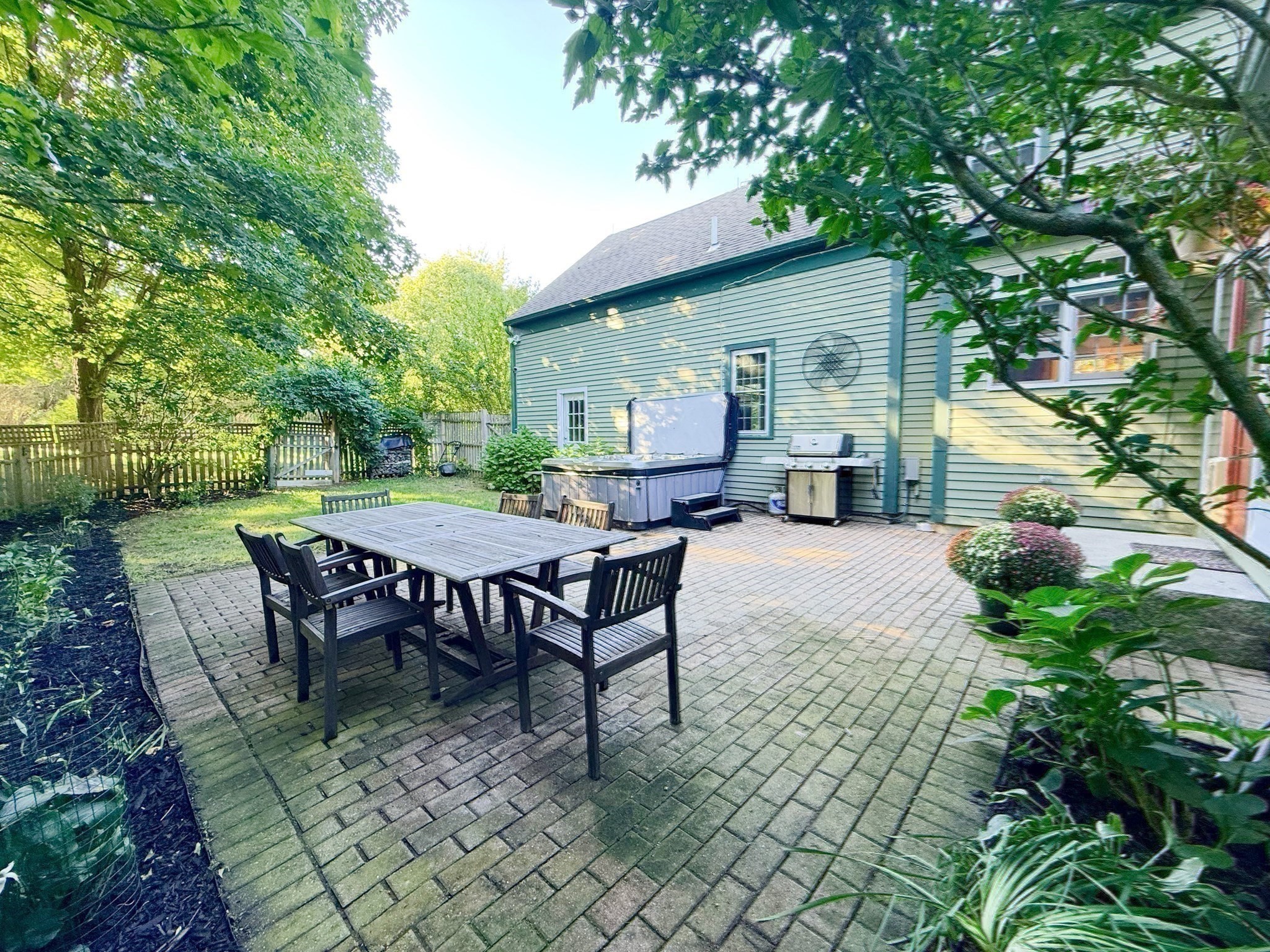 27 Little Pond Rd Property Photo 24