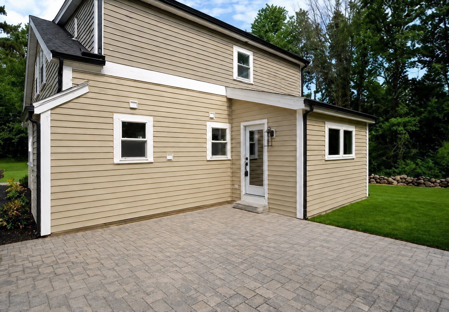 40 Beechwood Street Property Photo 3