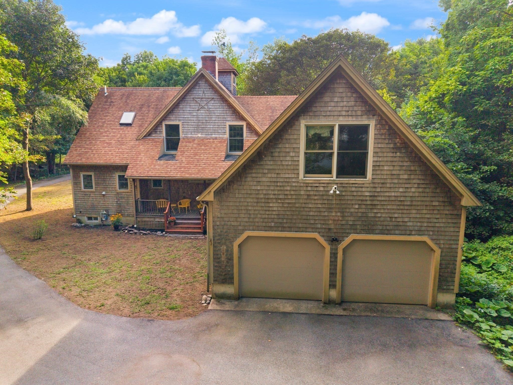 225 Westford St Property Photo 6