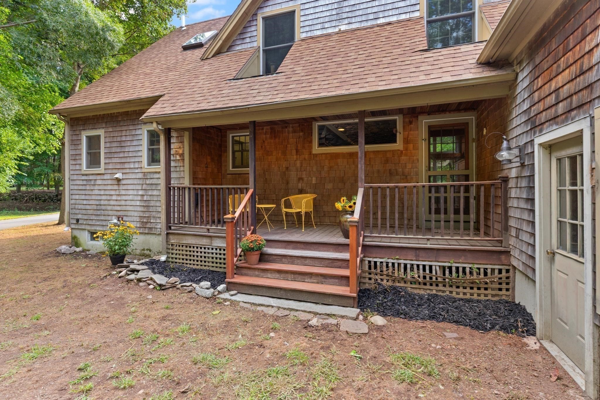 225 Westford St Property Photo 8