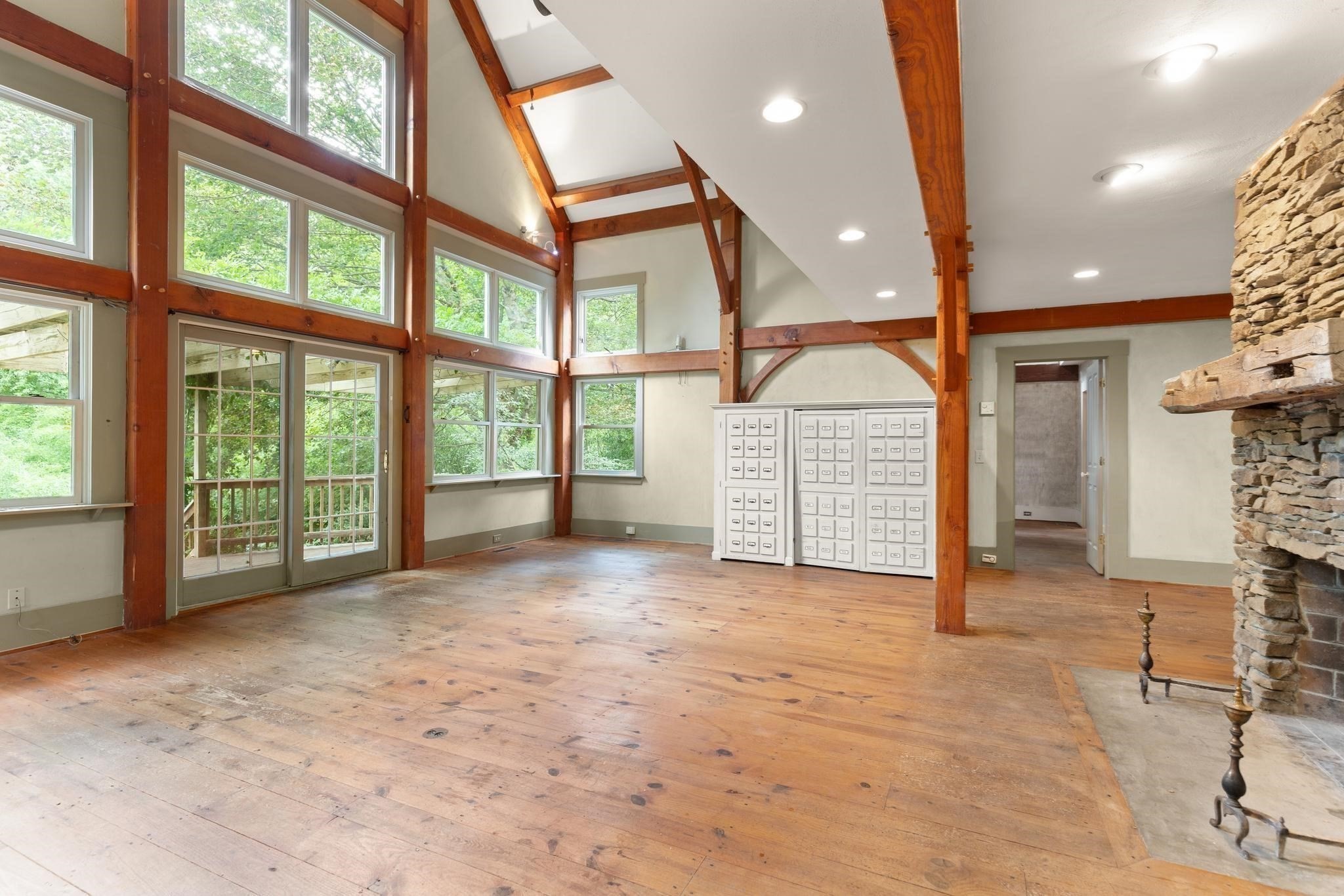 225 Westford St Property Photo 11