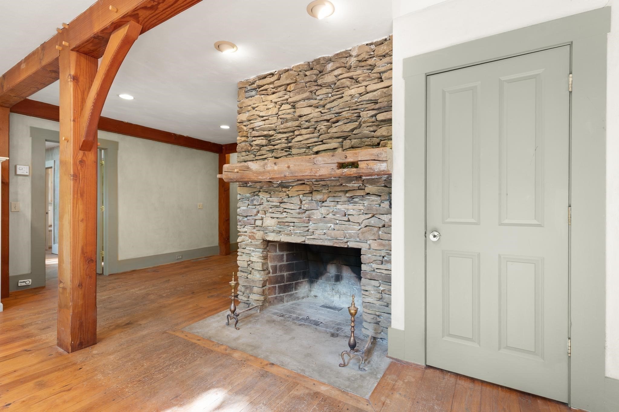 225 Westford St Property Photo 12
