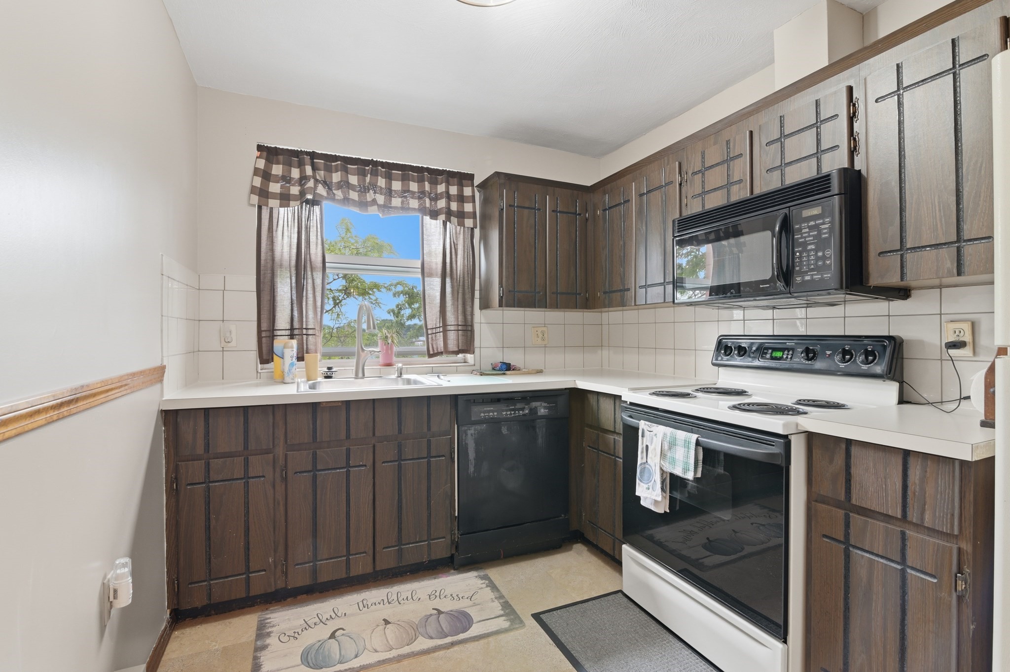 115 W Squantum St # 513 Property Photo 10