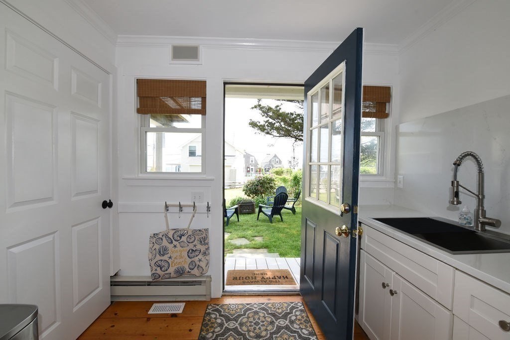 6 Avenue B Property Photo 9
