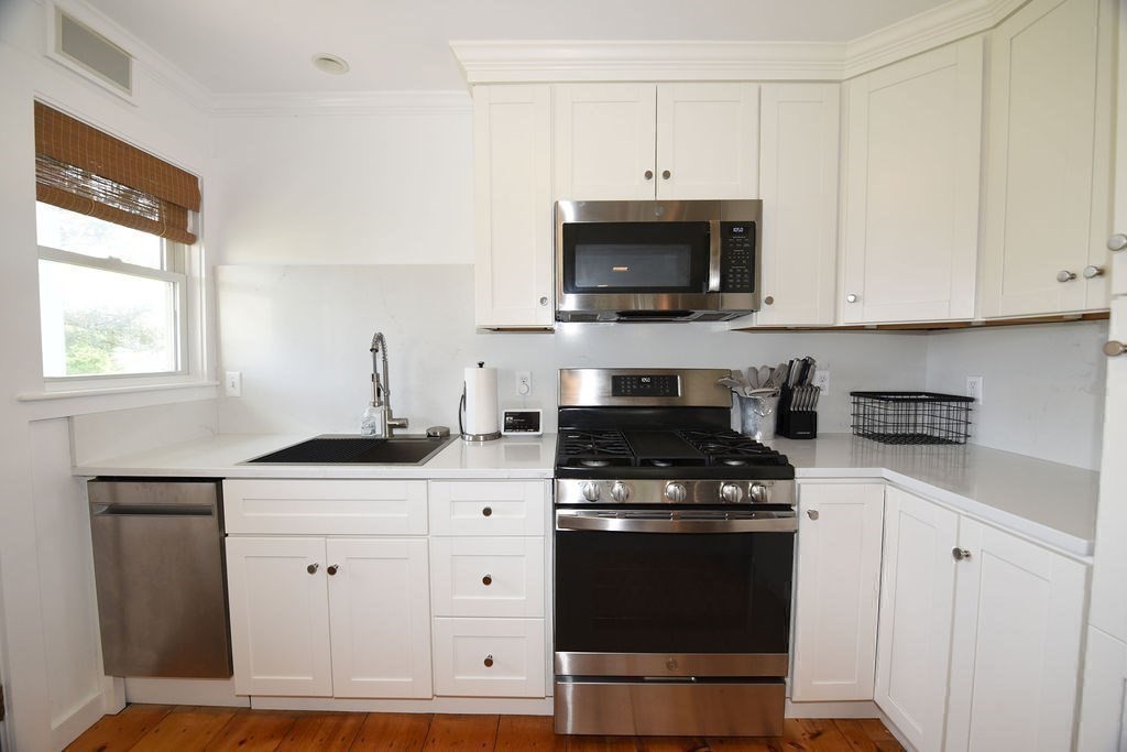 6 Avenue B Property Photo 10