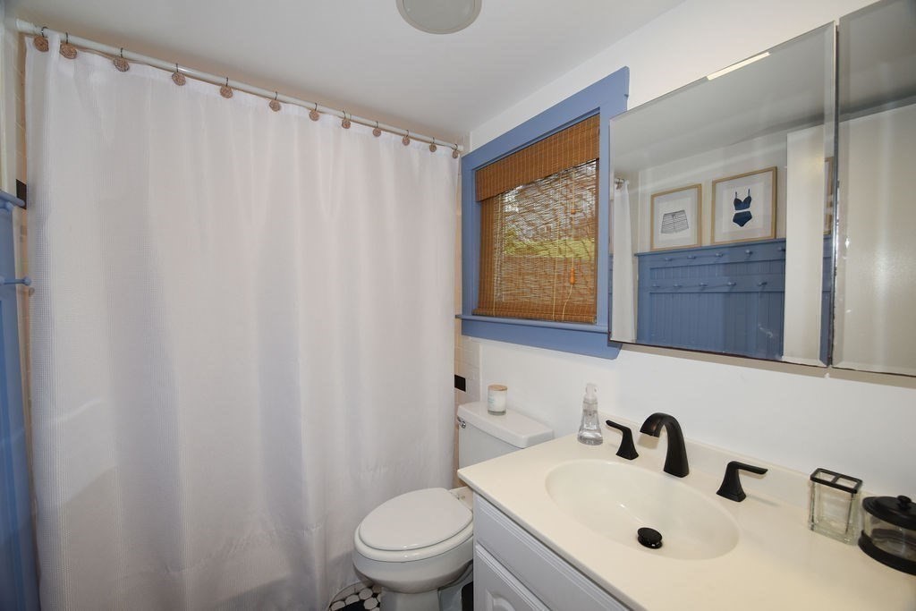 6 Avenue B Property Photo 23