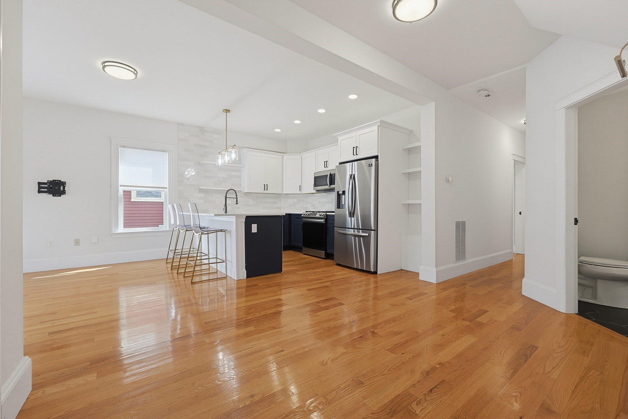 54 Bloomfield St # 1 Property Photo 3