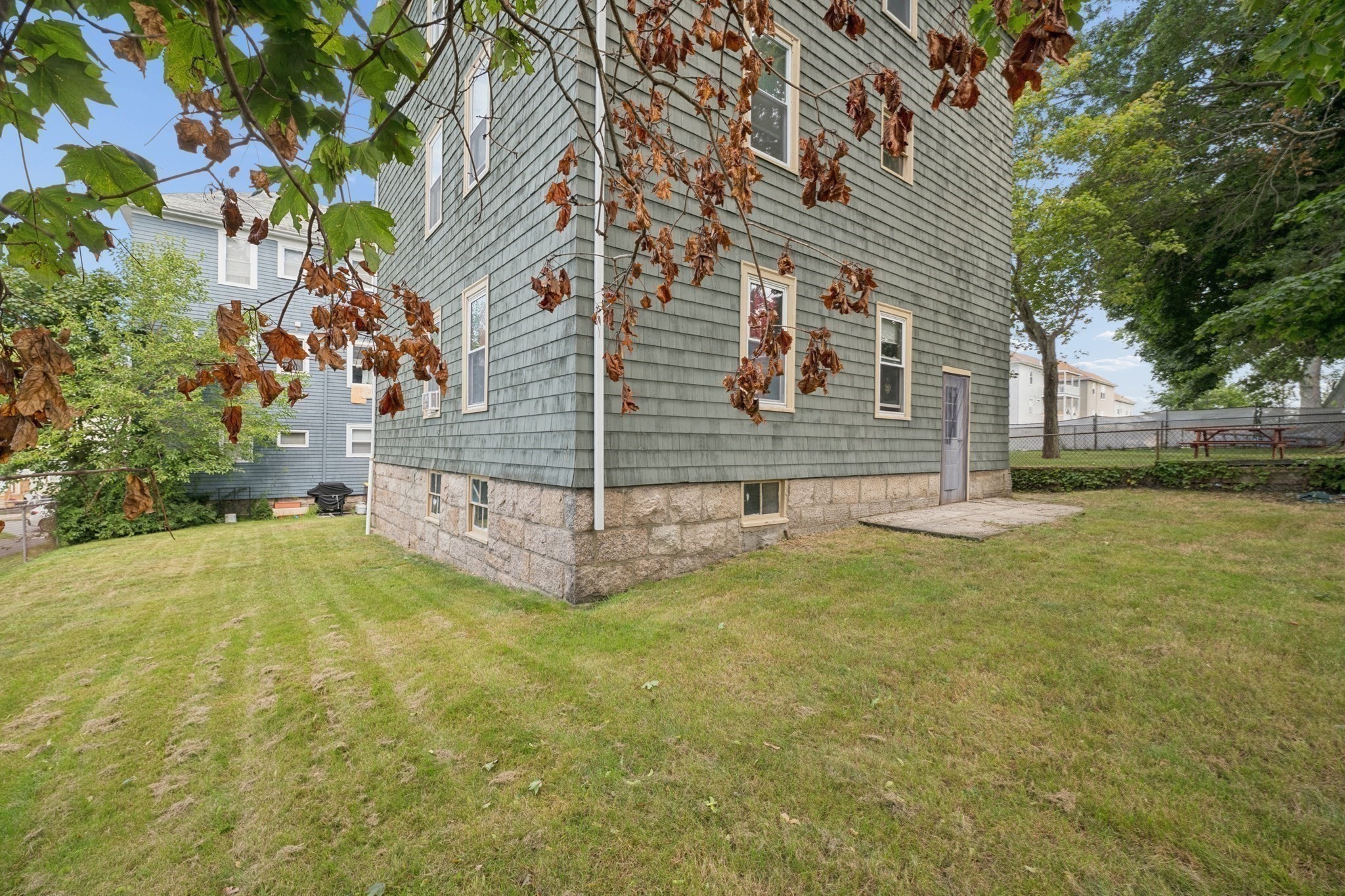 89 Rockland St Property Photo 5