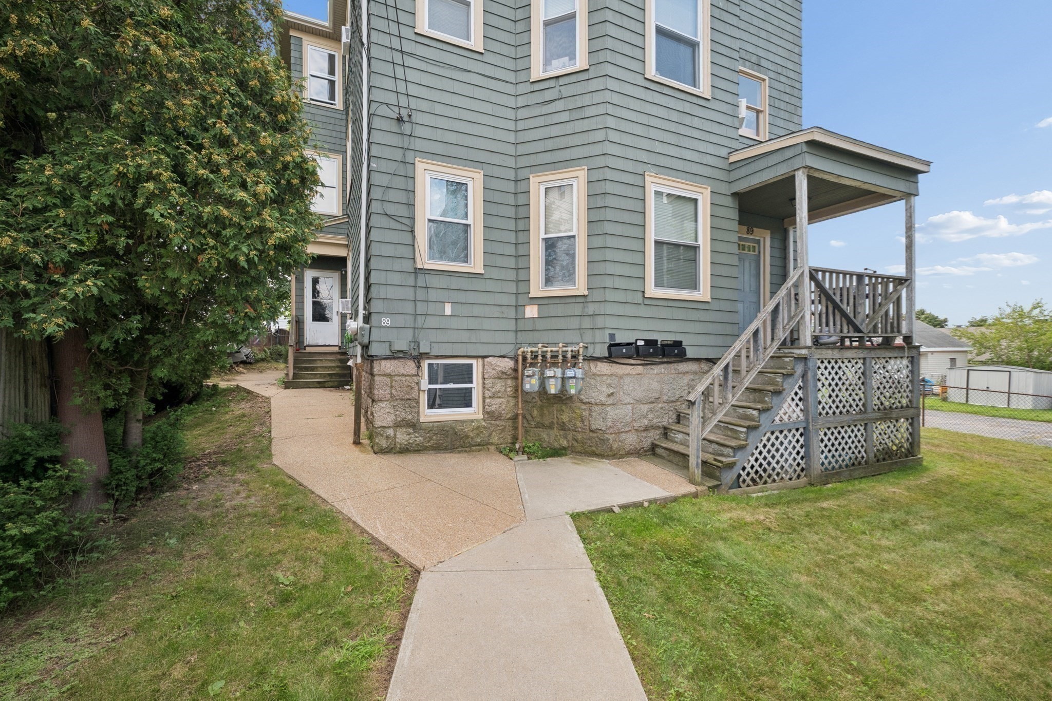 89 Rockland St Property Photo 8