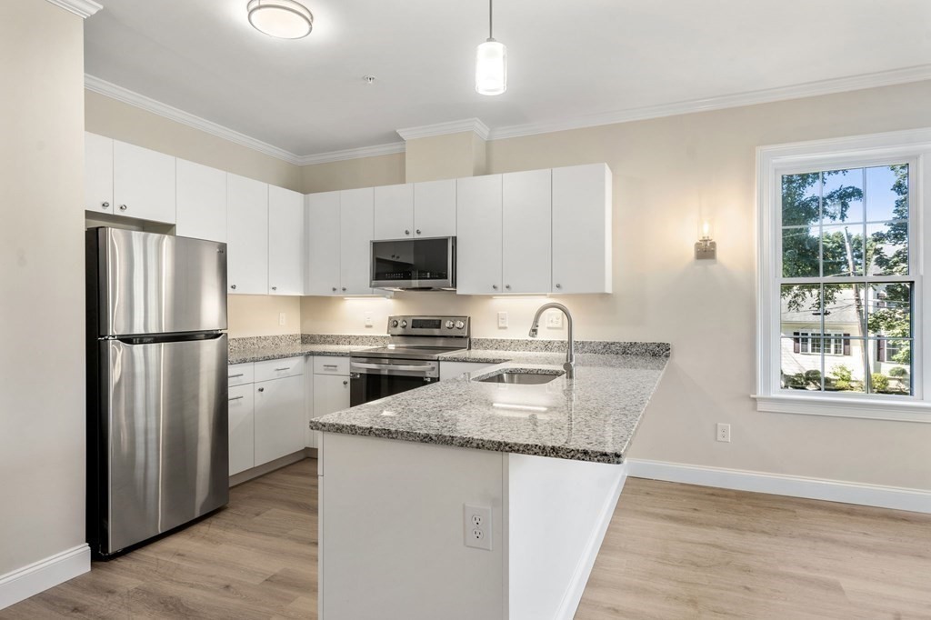 244 Main # 301 Property Photo 6