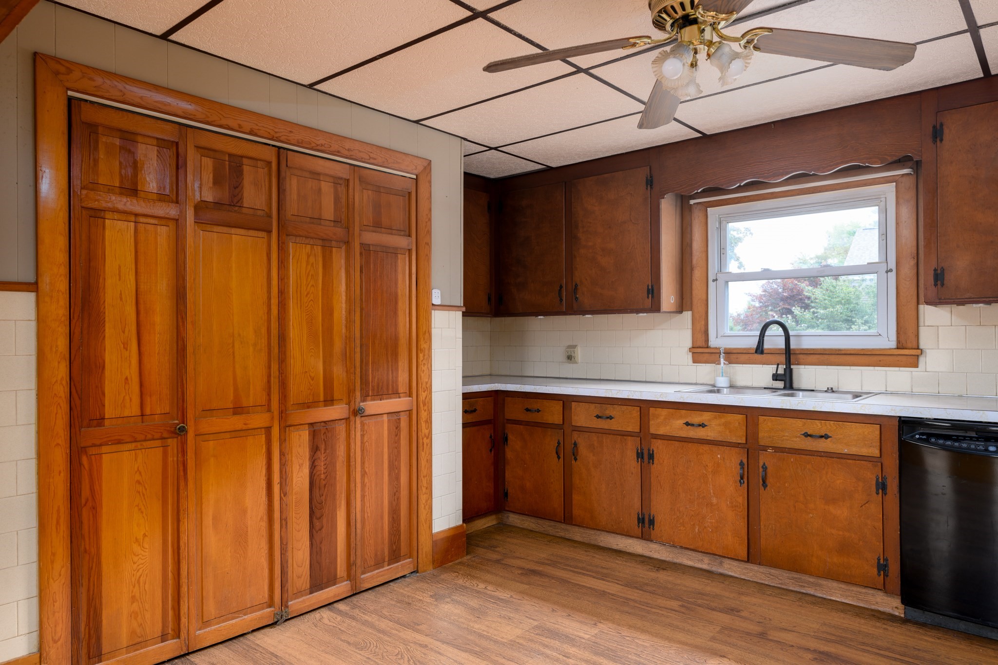 111 Gleason Ave Property Photo 7