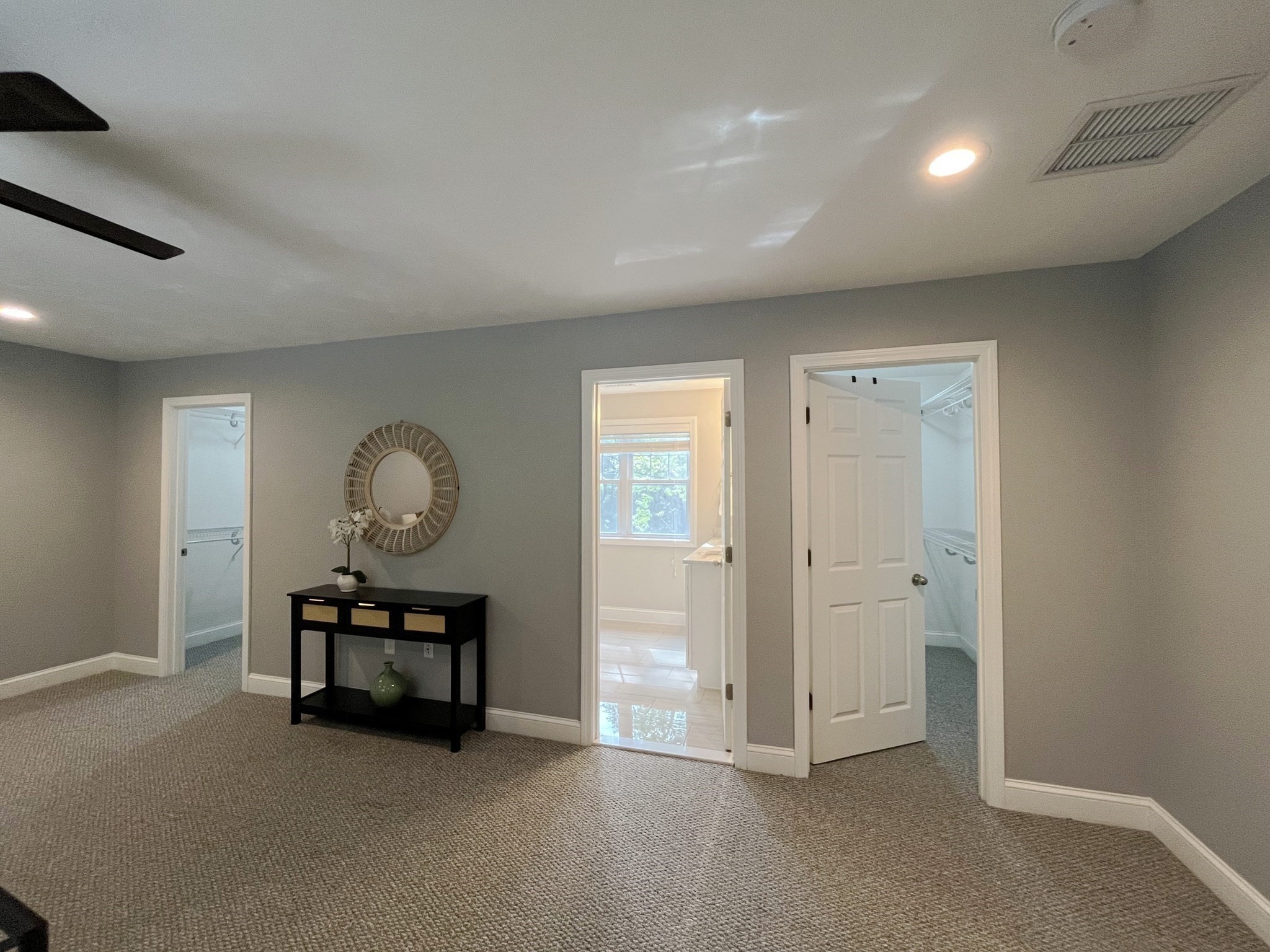 20 Beacon St # 20 Property Photo 16