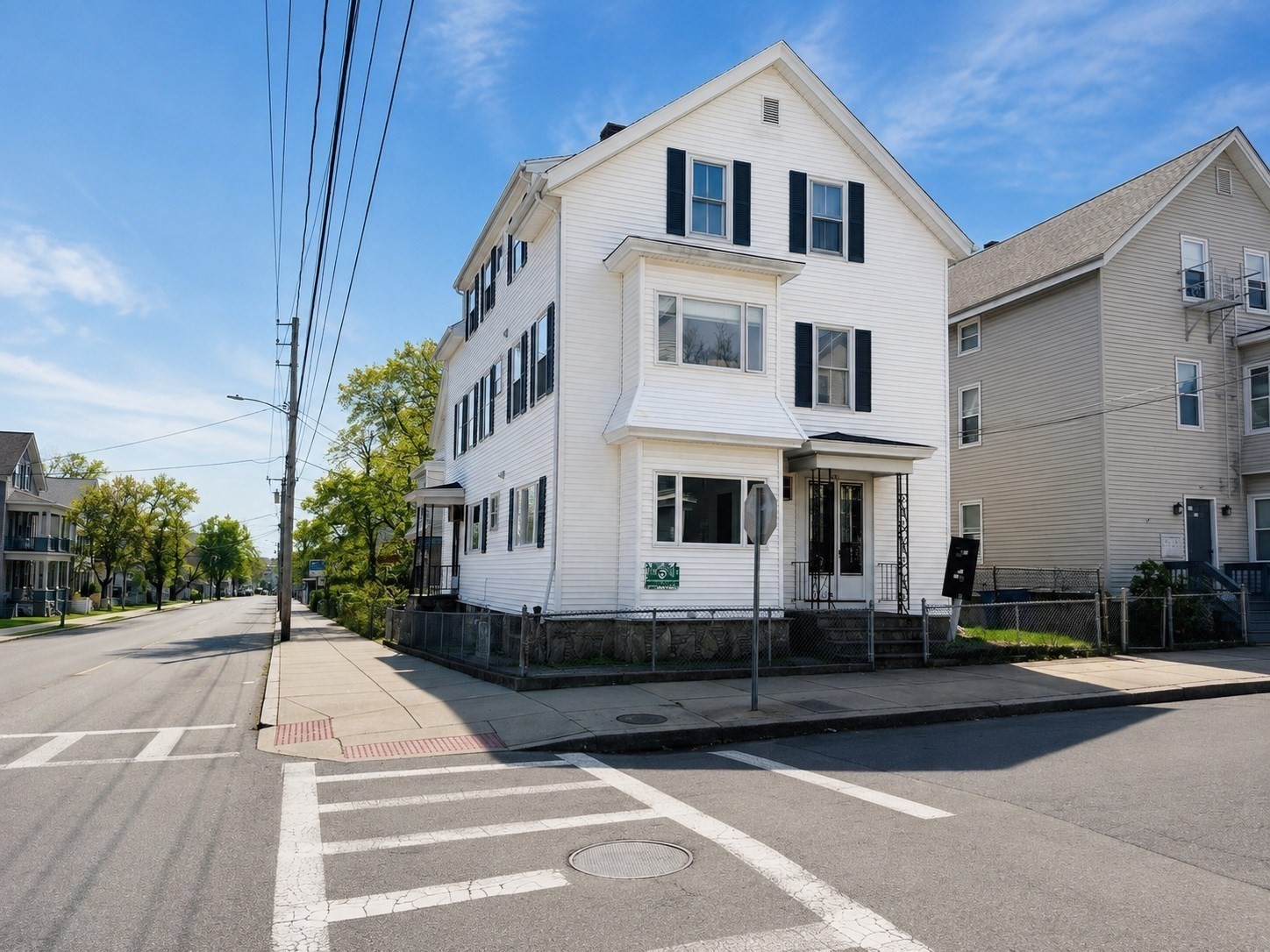 631 Walnut St Property Photo 2
