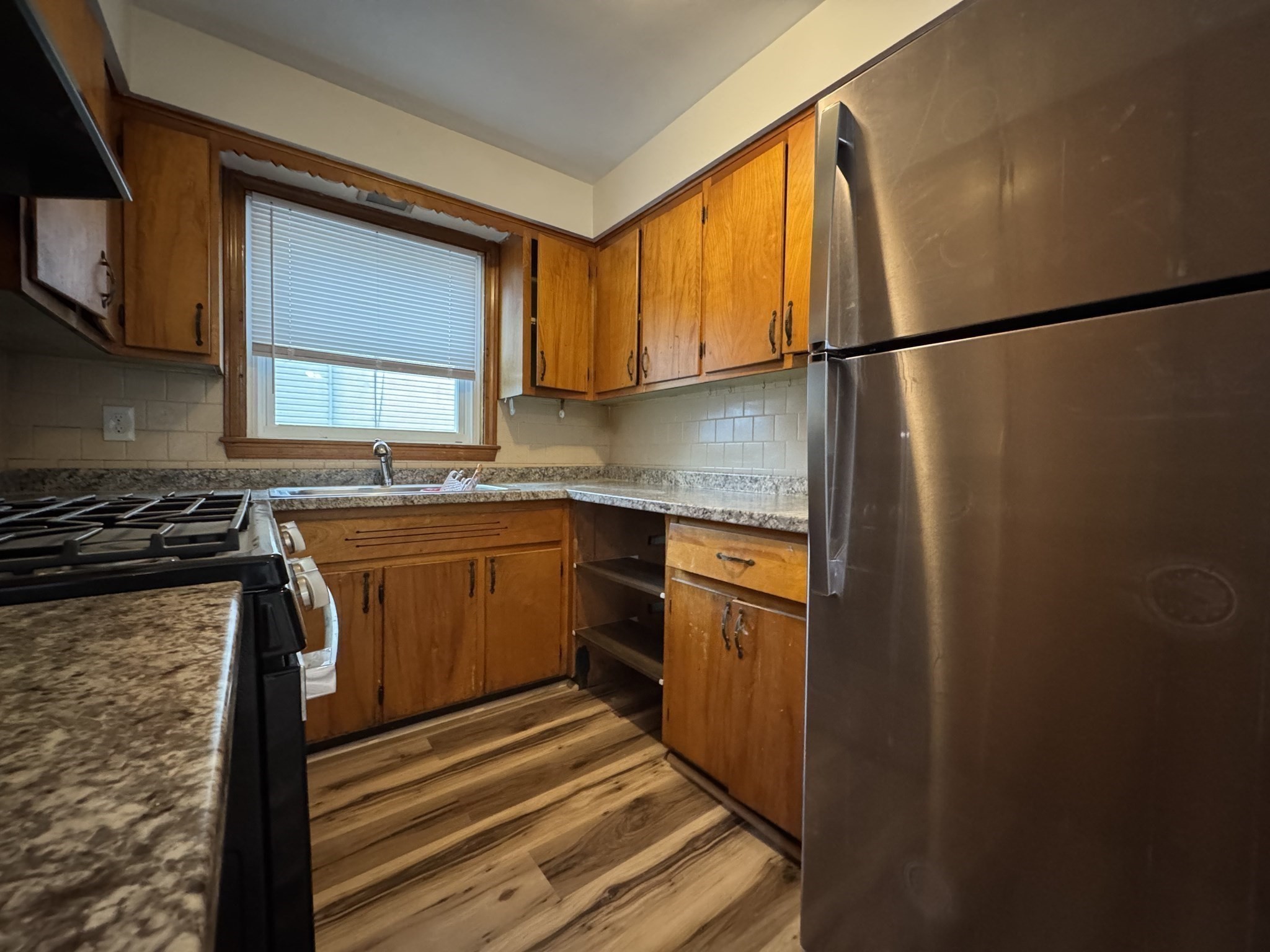 631 Walnut St Property Photo 5