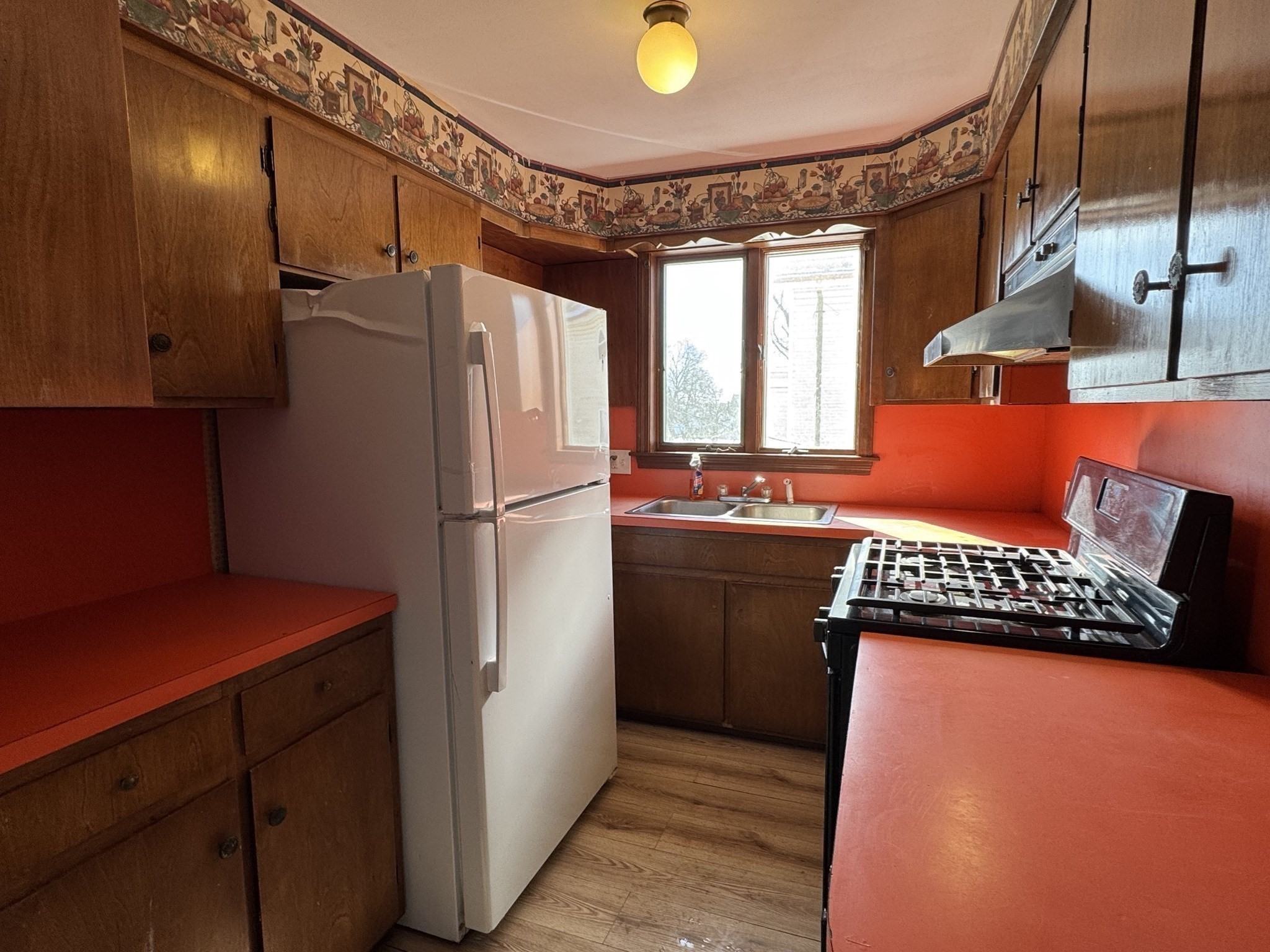 631 Walnut St Property Photo 27