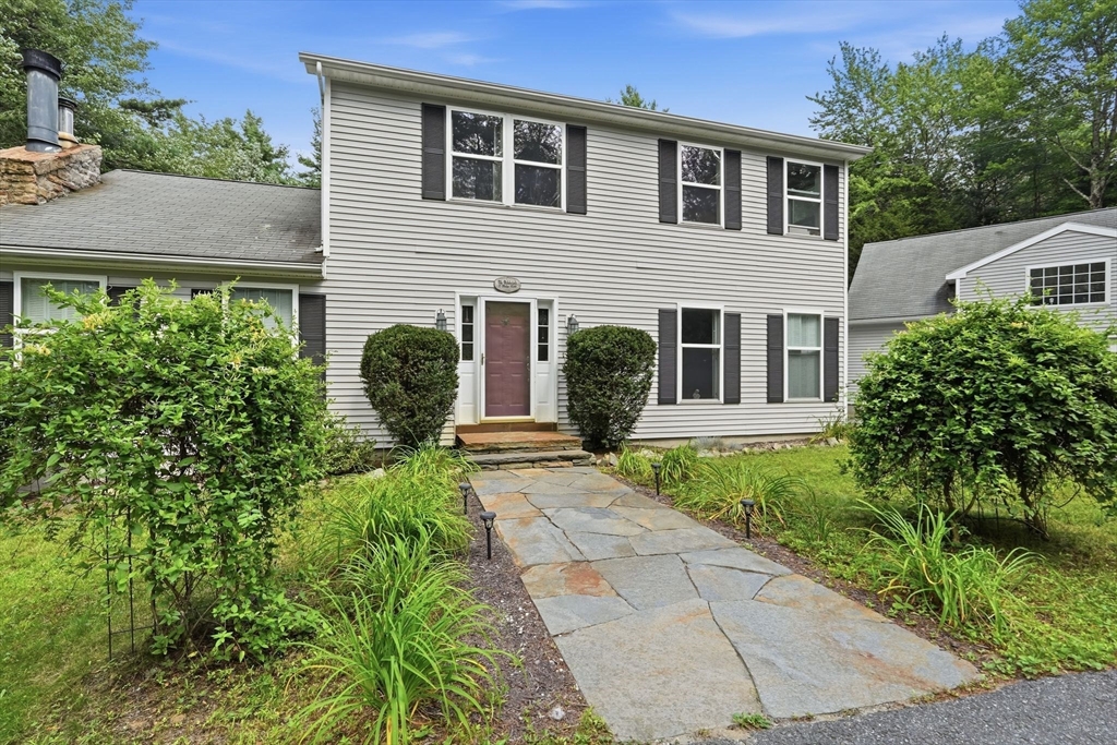 17 Phelps Ln Property Photo 1