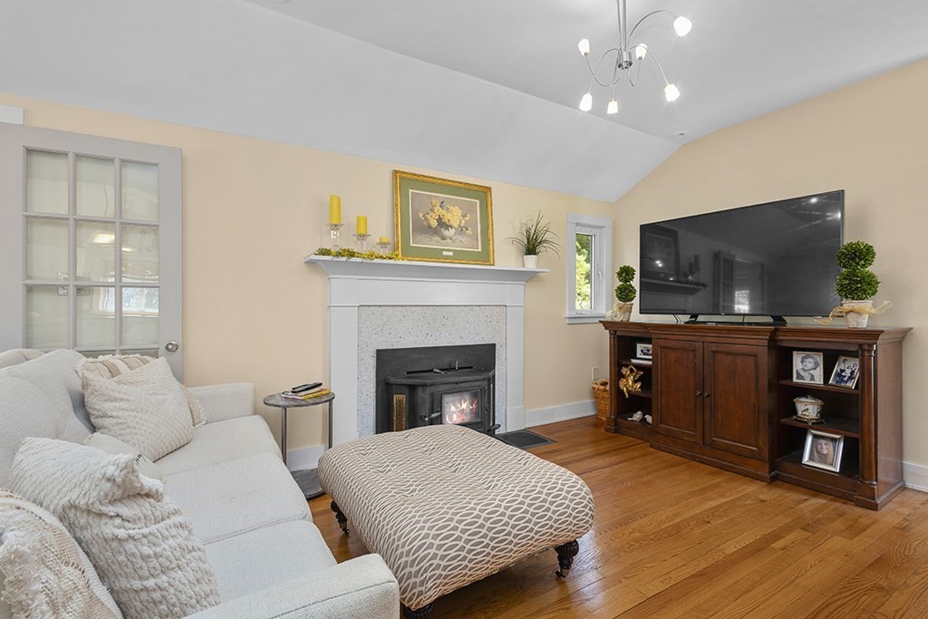 6 Pine St Property Photo 12