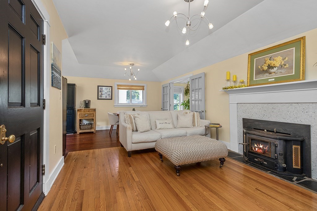 6 Pine St Property Photo 16