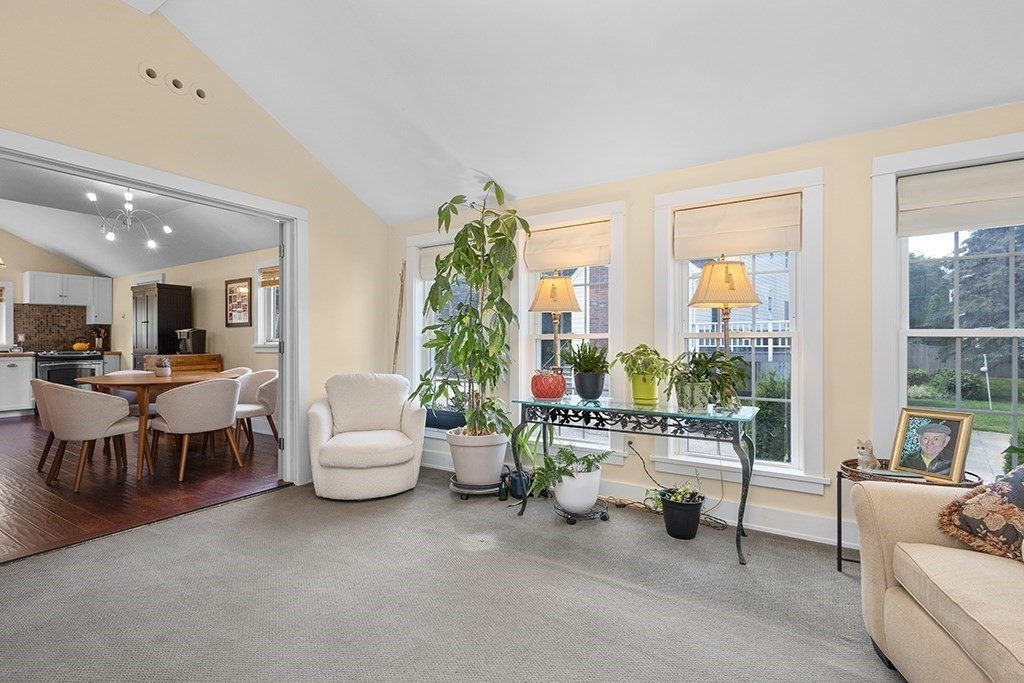 6 Pine St Property Photo 17