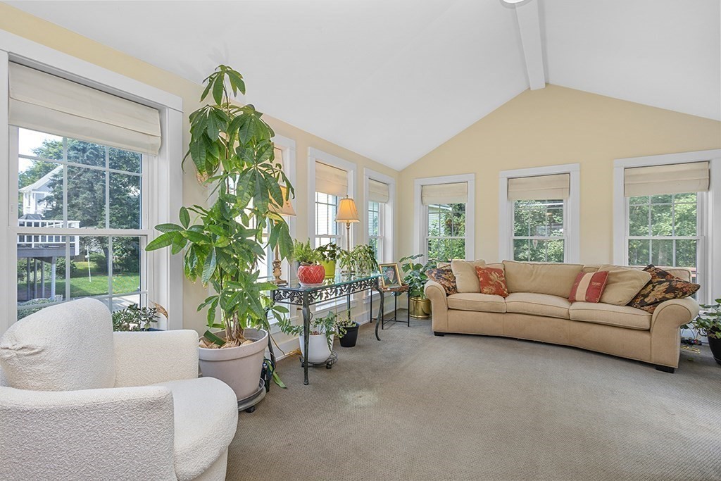 6 Pine St Property Photo 18