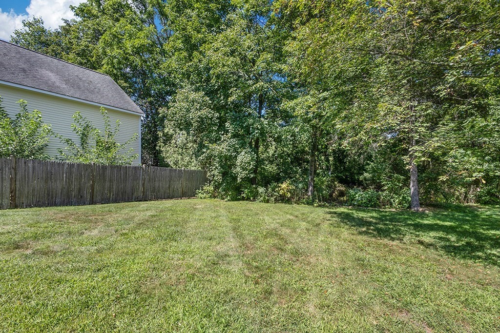 6 Pine St Property Photo 33