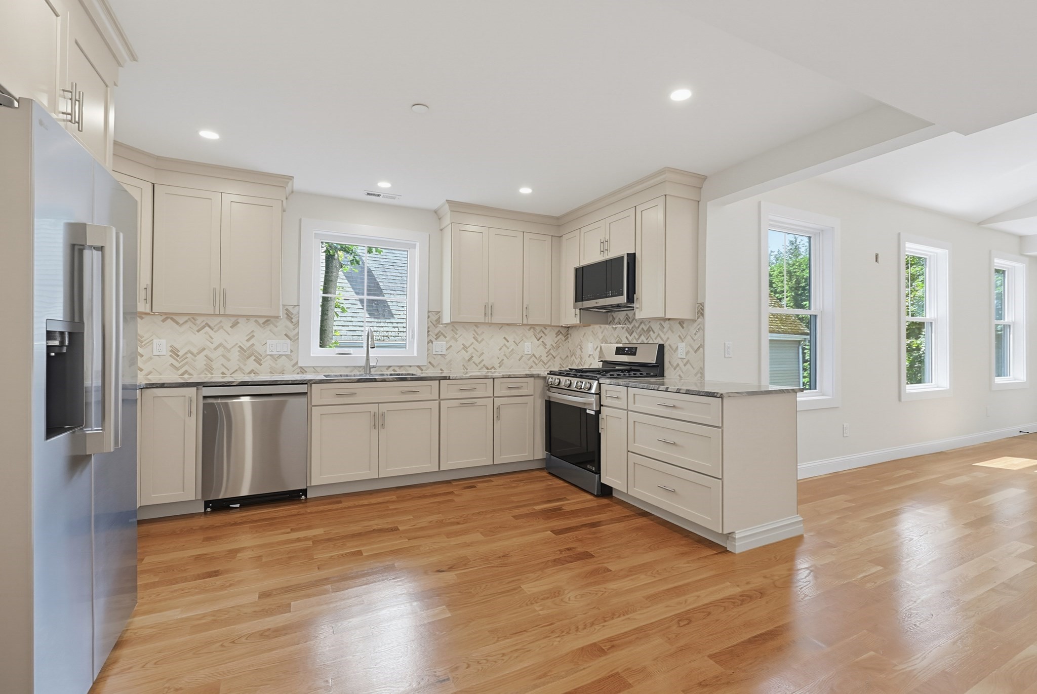 51 Eddy St. # 2 Property Photo 2