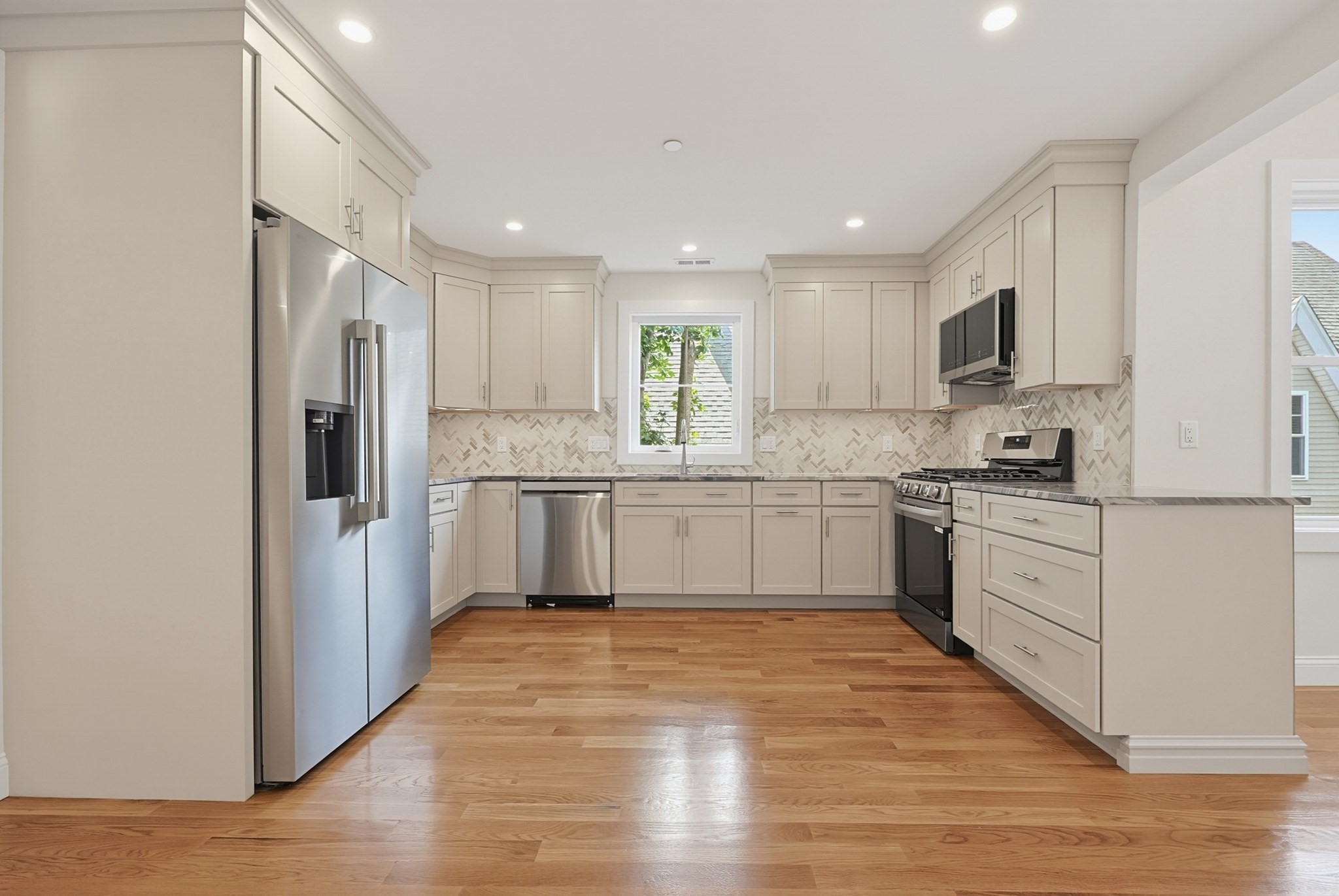 51 Eddy St. # 2 Property Photo 3