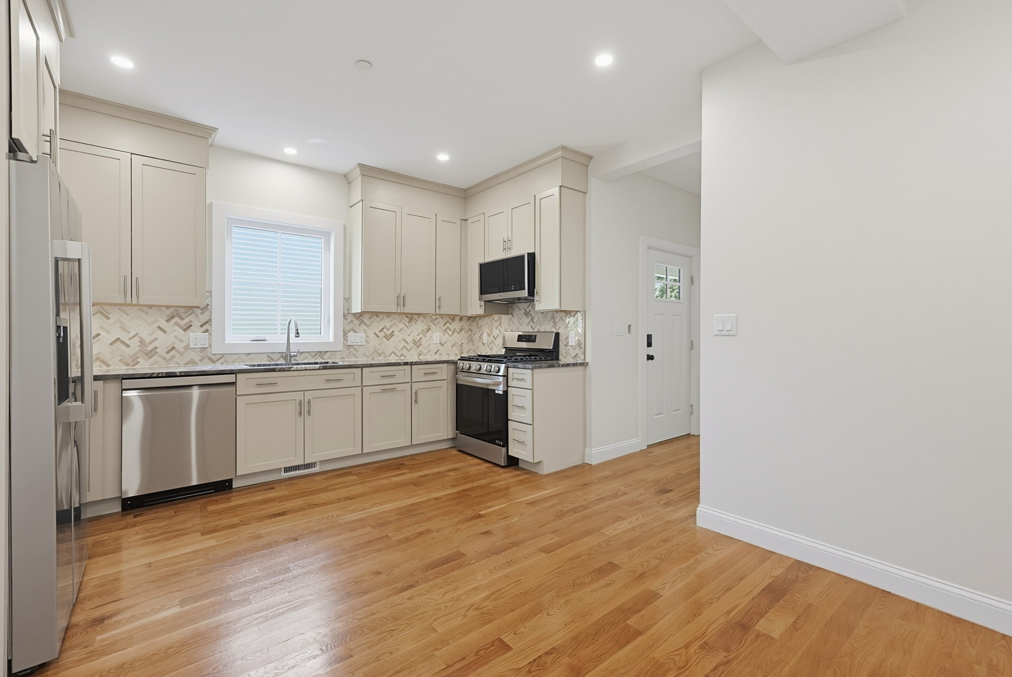53 Eddy St. # 1 Property Photo 4