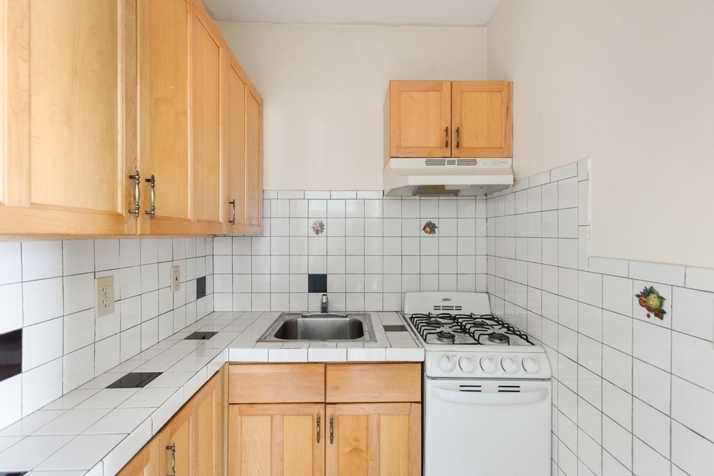 19 Fernwood Ave Property Photo 3