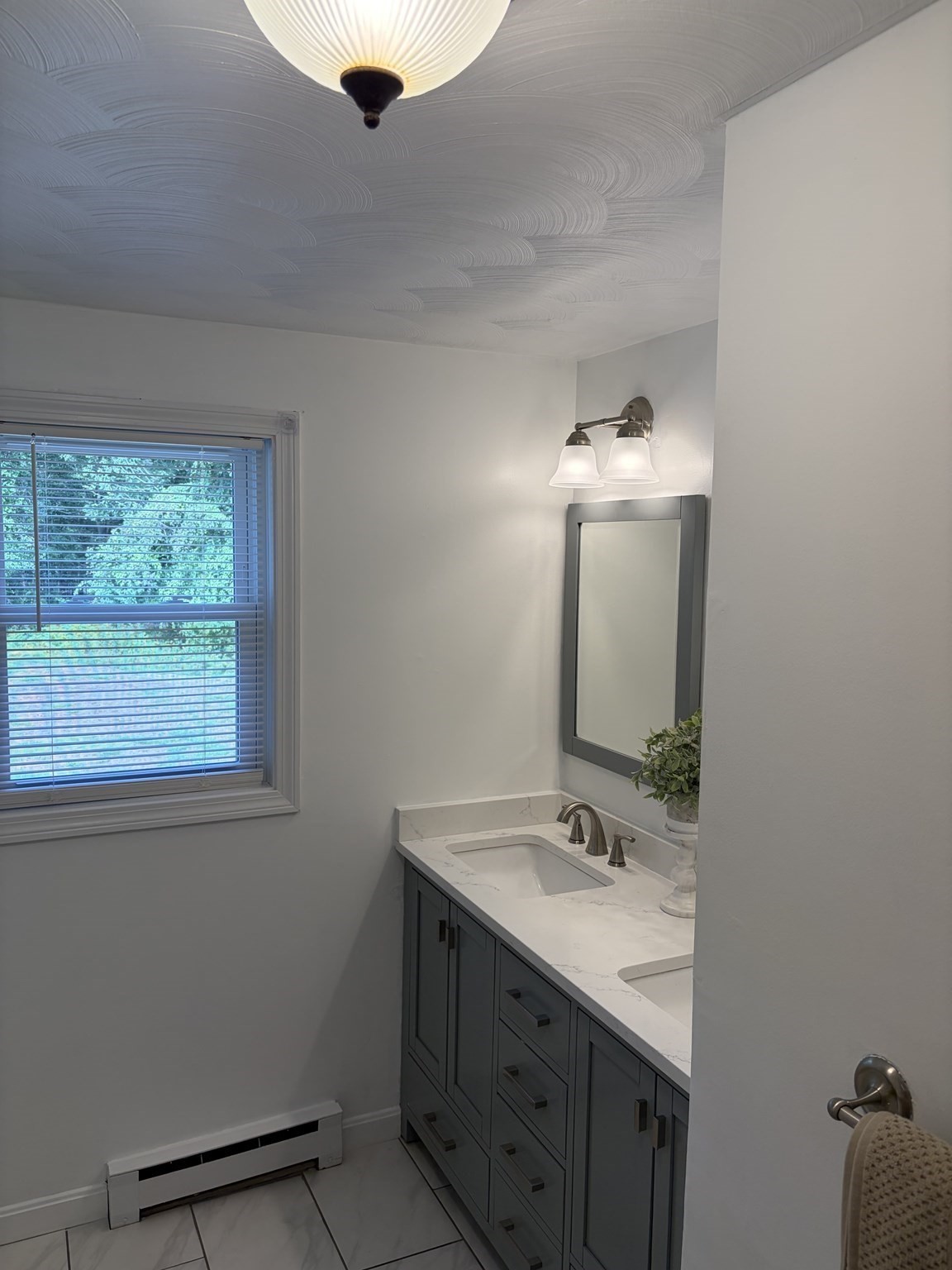 370 Forest Street Property Photo 23