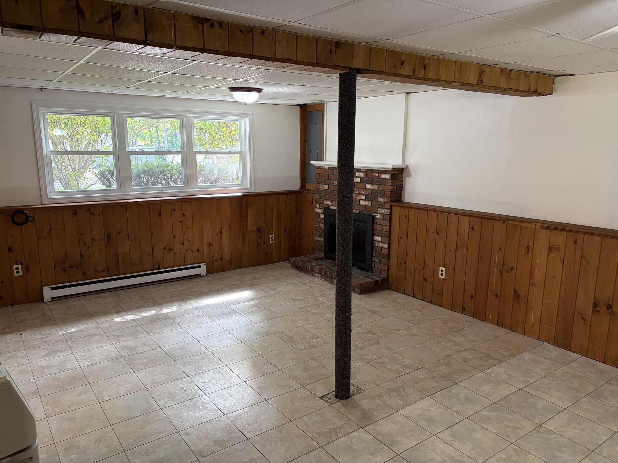 370 Forest Street Property Photo 28