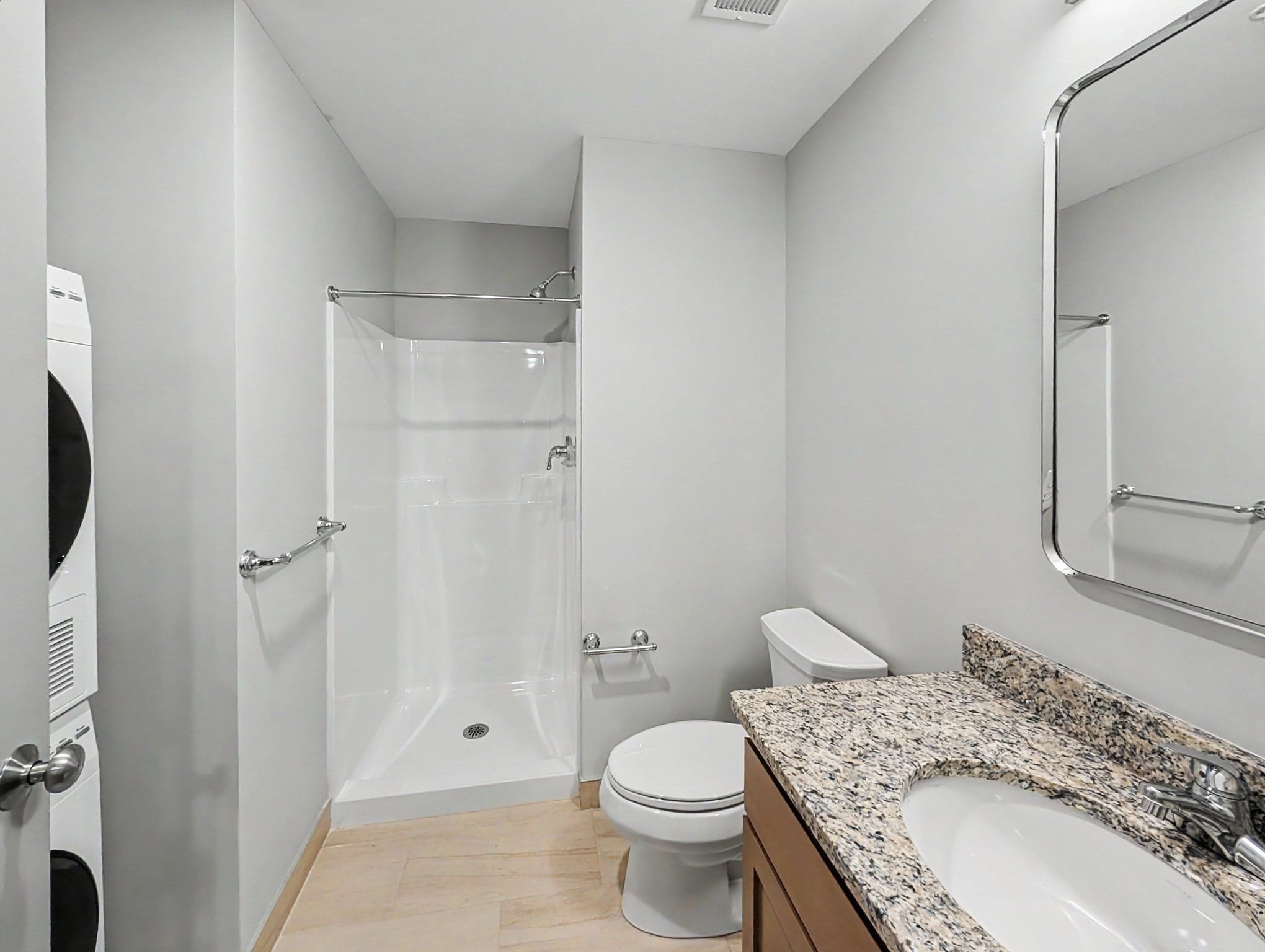 90 Grove St Property Photo 8