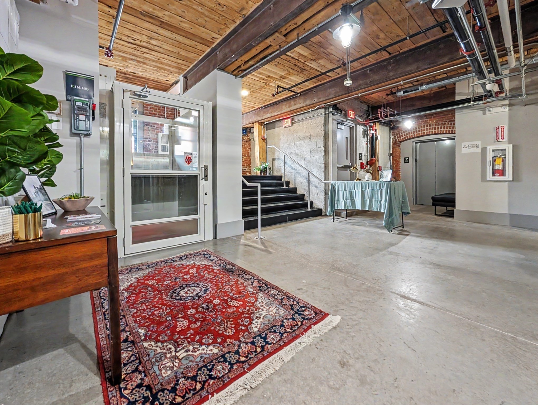 90 Grove St Property Photo 11