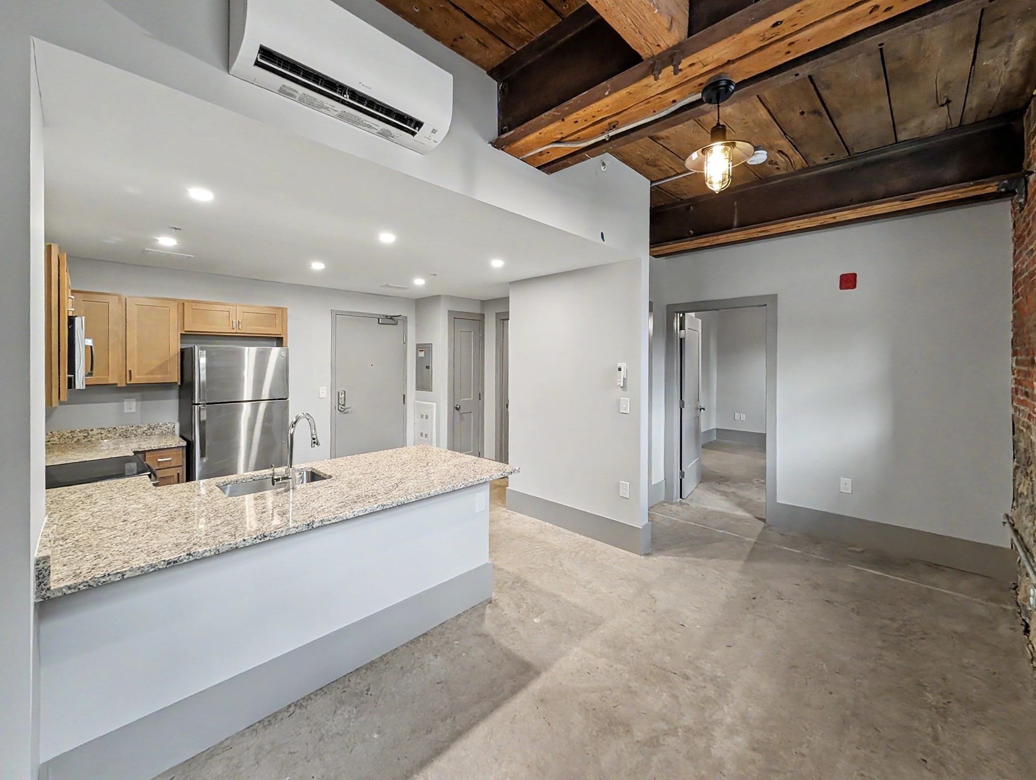 90 Grove St Property Photo 1