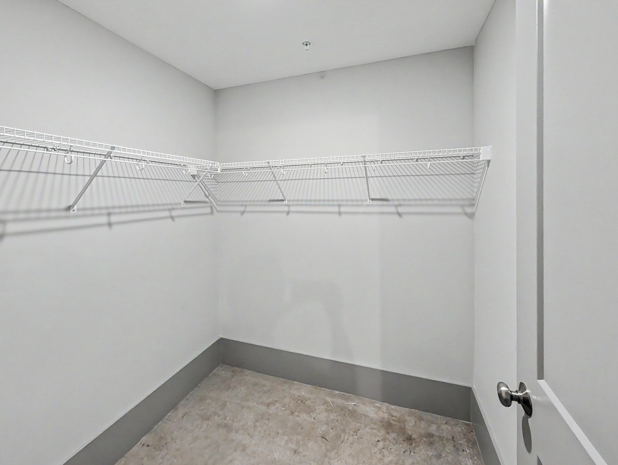 90 Grove St Property Photo 7