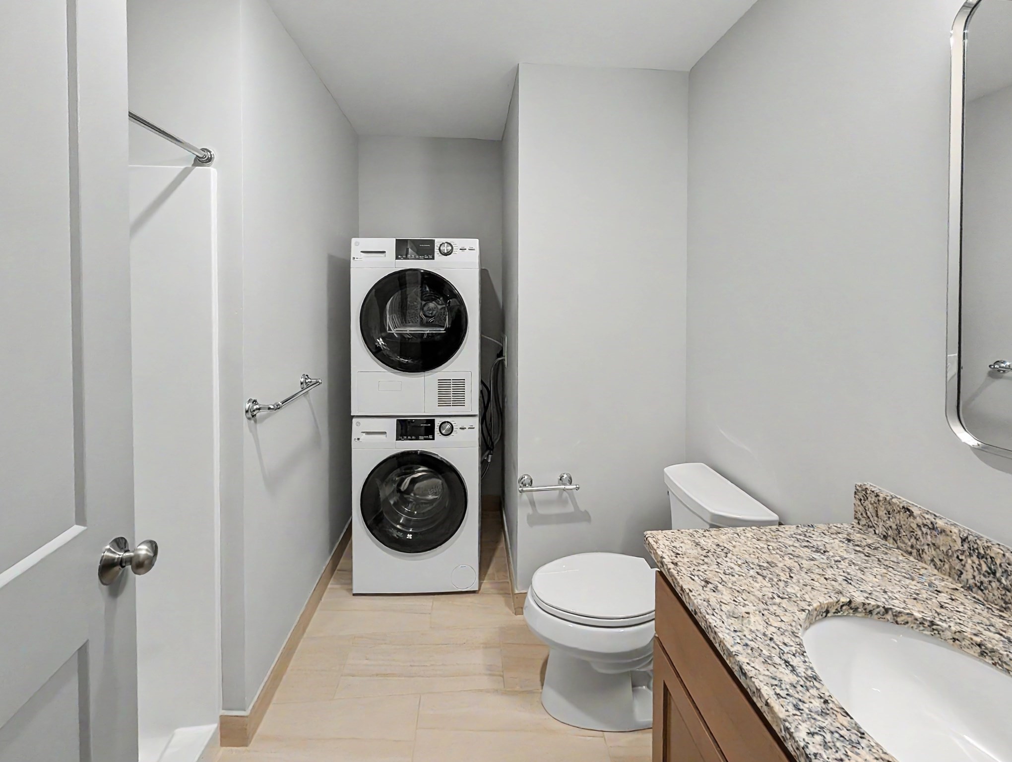 90 Grove St Property Photo 8