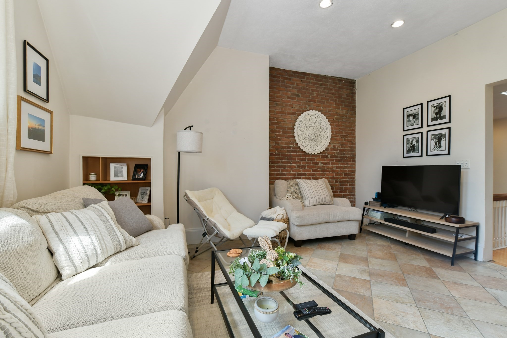 1774 Beacon St # 6 Property Photo 4