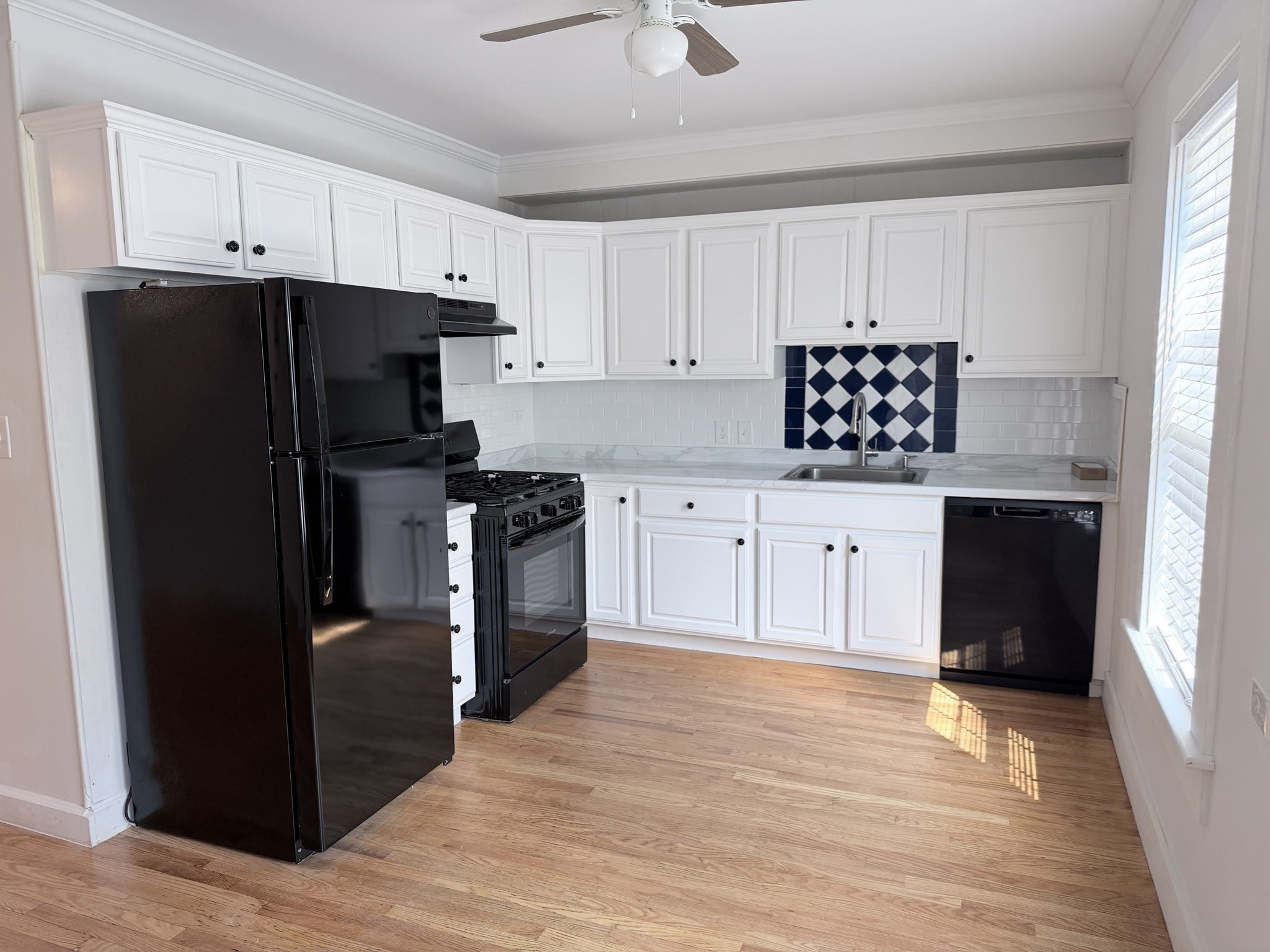19 Sampson St # 19 Property Photo 5
