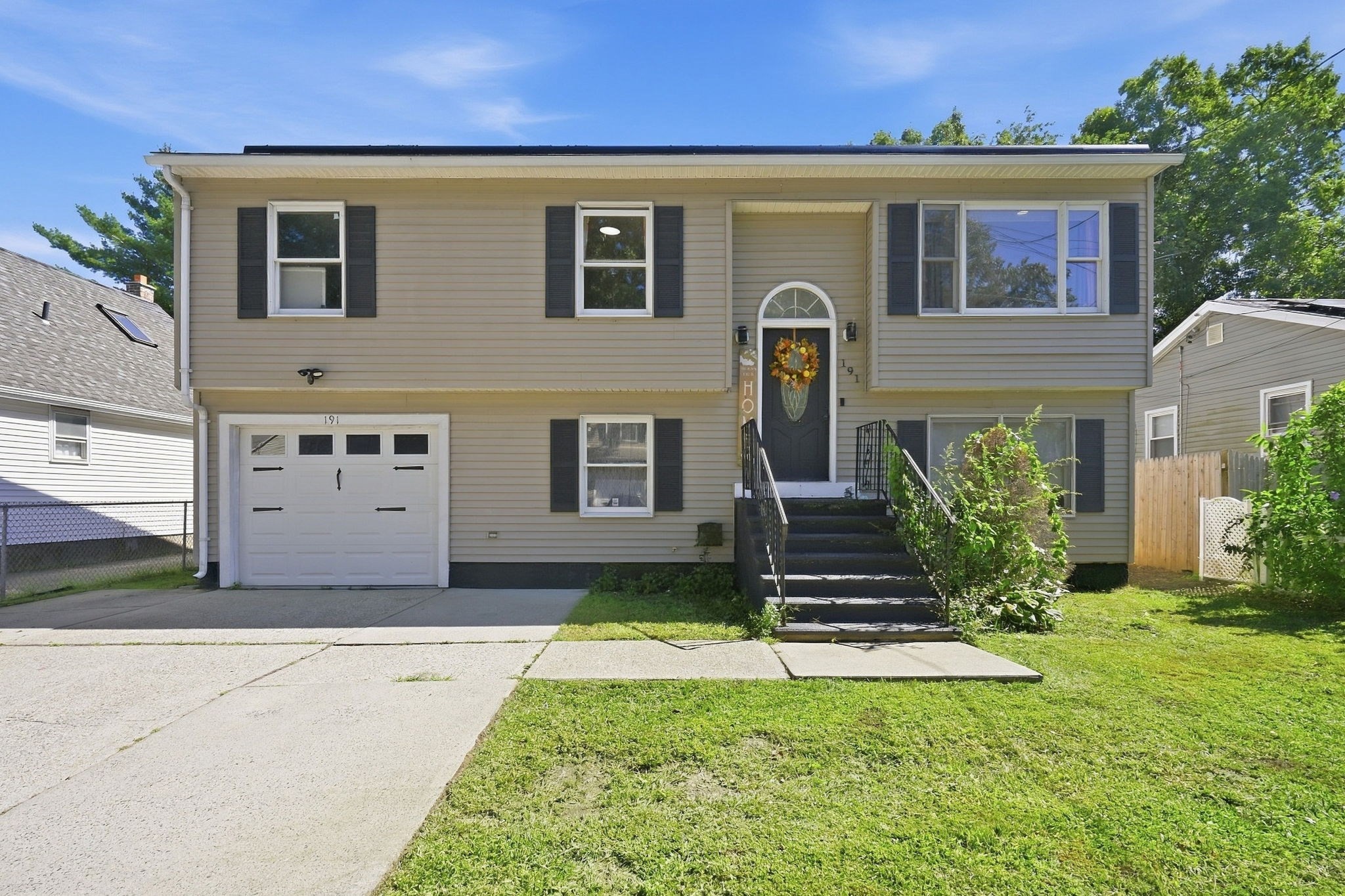 191 Lamont St Property Photo 1