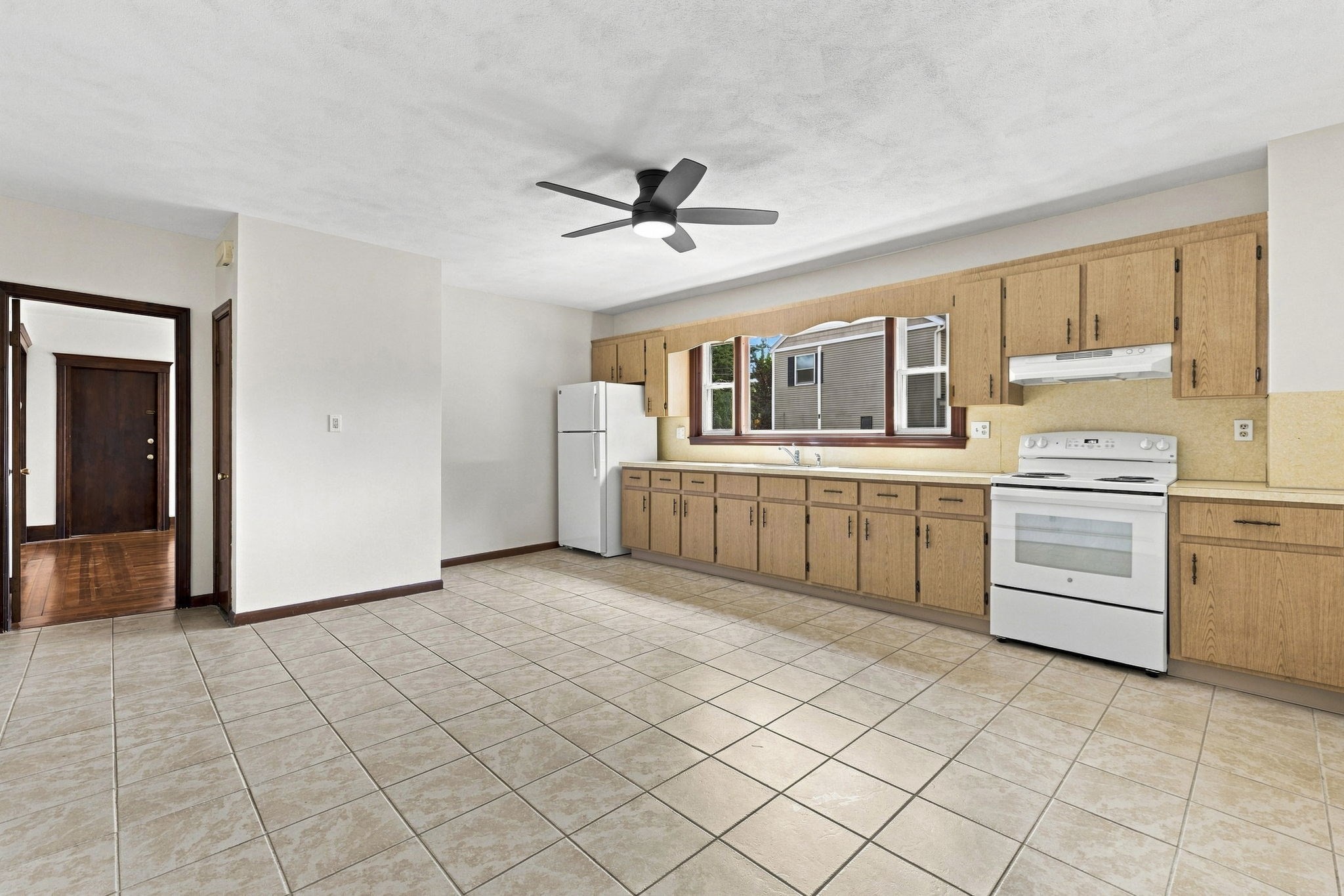 84 Margin St # 1 Property Photo 1