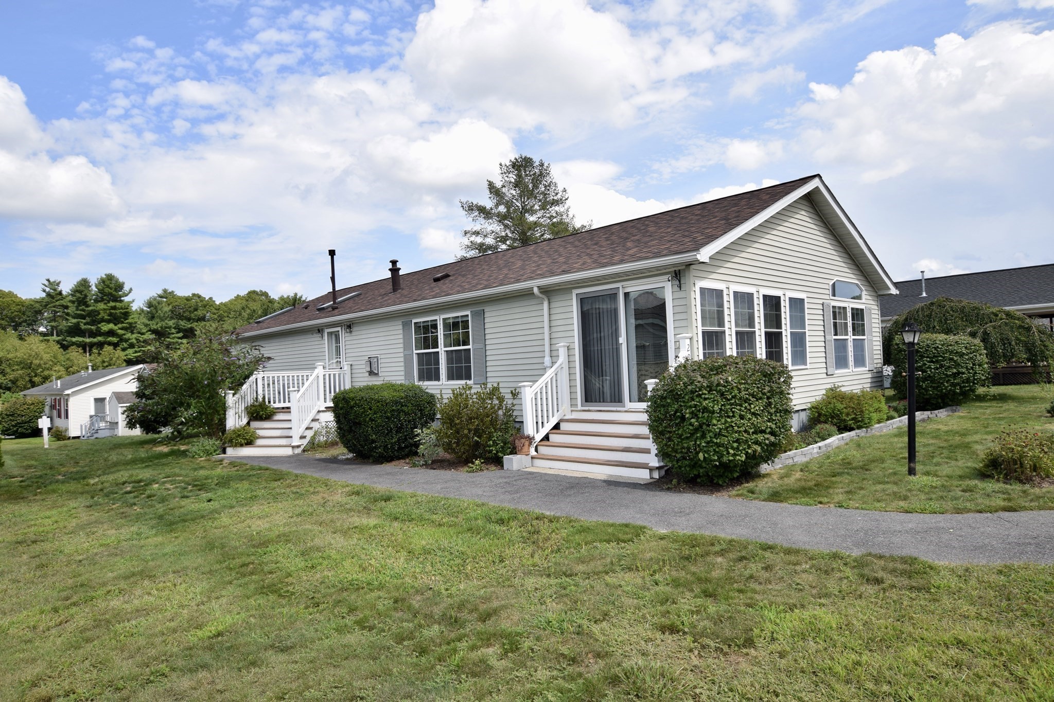 29 Lyn Ln. Property Photo 1