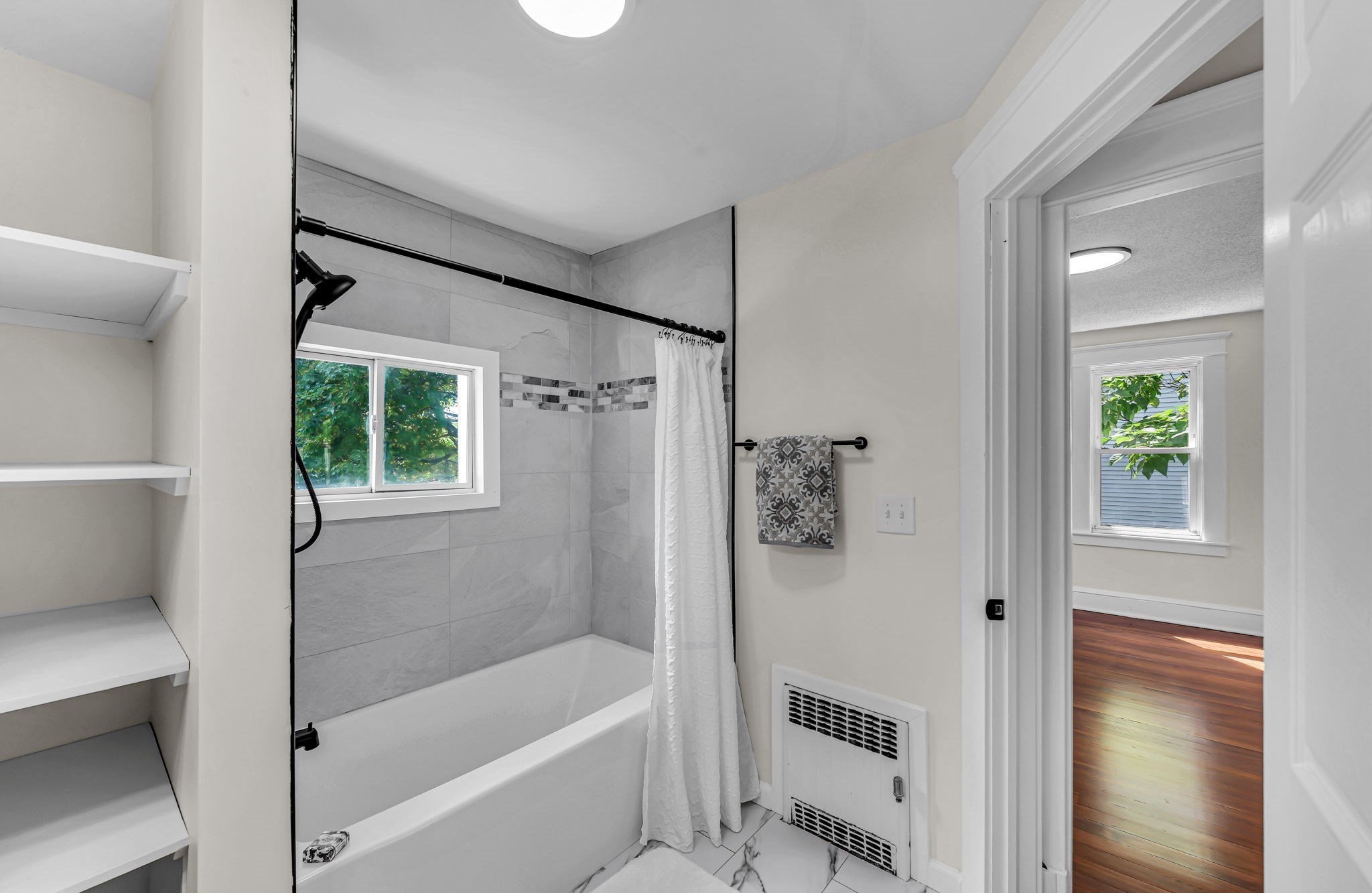 19 Eldert St Property Photo 36