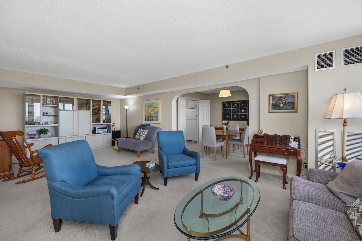 250 Hammond Pond Parkway # 1105s Property Photo 7