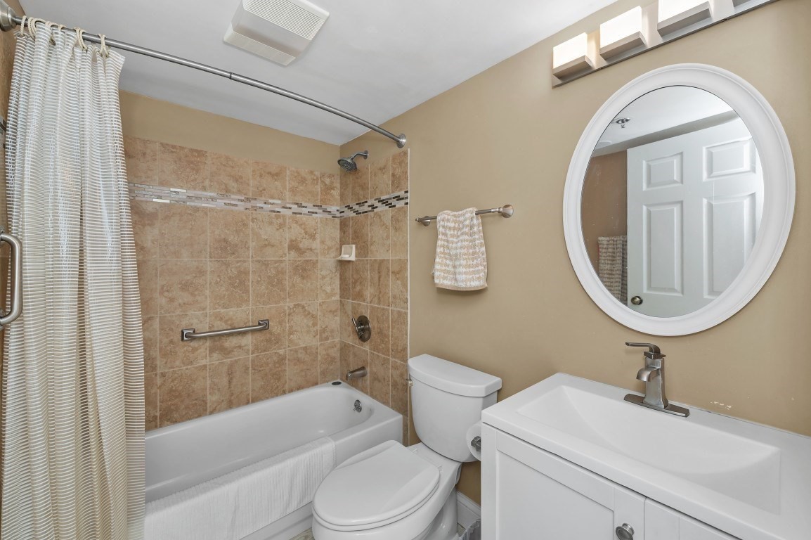 250 Hammond Pond Parkway # 1105s Property Photo 21