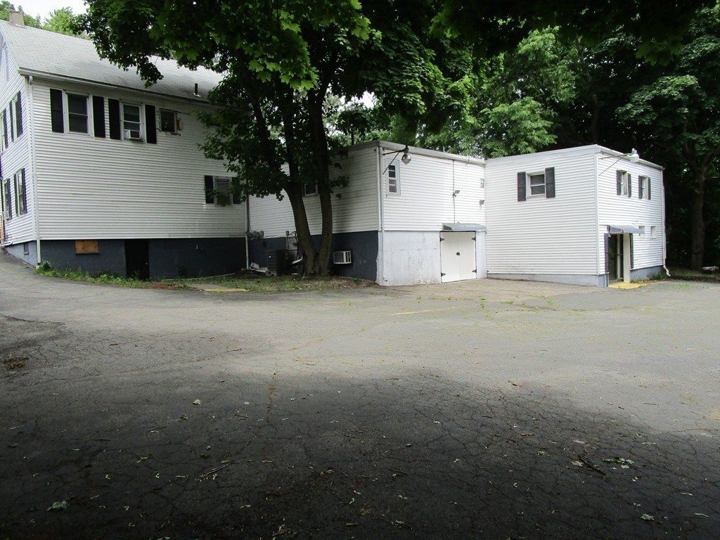 469 Bridge Street Property Photo 5