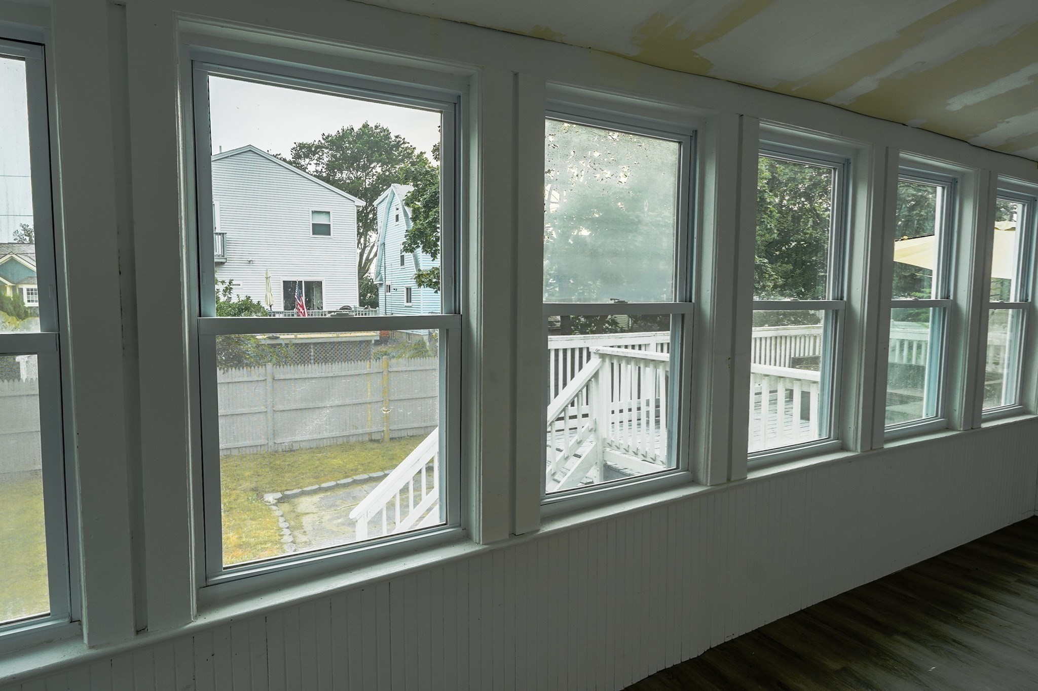 33 Bay View Ave Property Photo 4