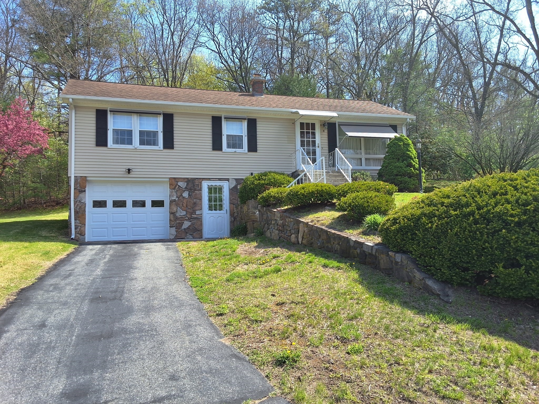 4 Emelda St