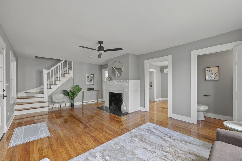 71 Essex St Property Photo 12